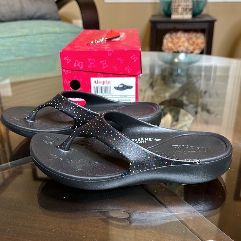 Alegria Ode Printed‎ Thong Sandals Sprinkle Sz 6-6.5 Black Multi